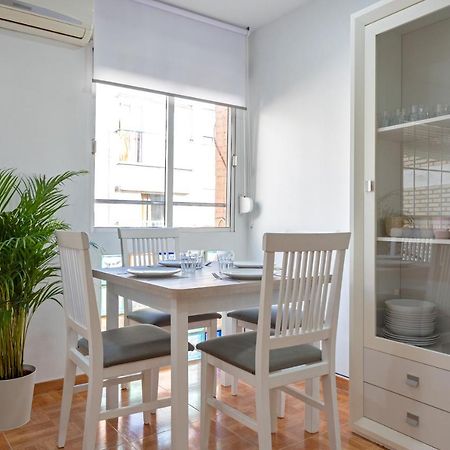 Charming 2 Bedroom Apartment At Triana Center By Oui Sevilla Kültér fotó