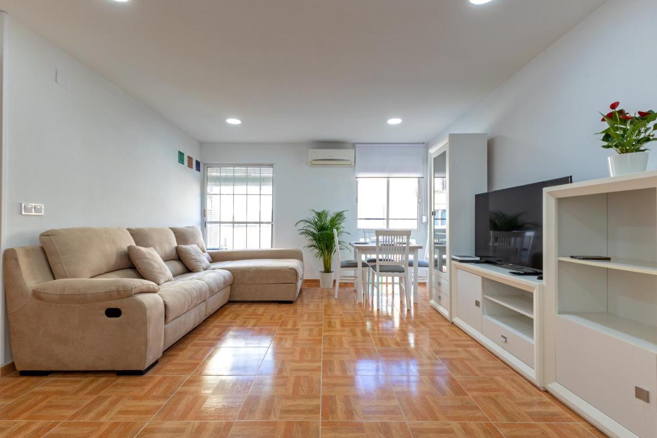 Charming 2 Bedroom Apartment At Triana Center By Oui Sevilla Kültér fotó