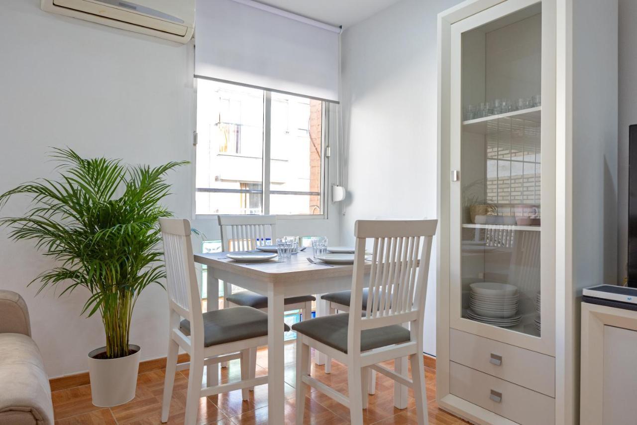 Charming 2 Bedroom Apartment At Triana Center By Oui Sevilla Kültér fotó