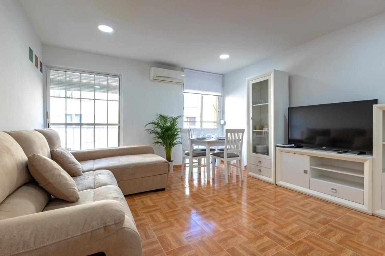 Charming 2 Bedroom Apartment At Triana Center By Oui Sevilla Kültér fotó
