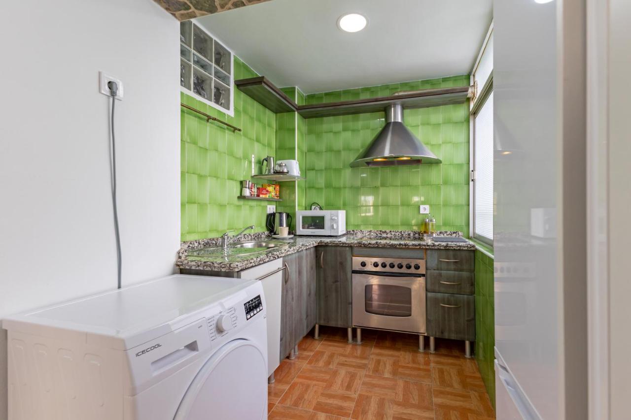 Charming 2 Bedroom Apartment At Triana Center By Oui Sevilla Kültér fotó