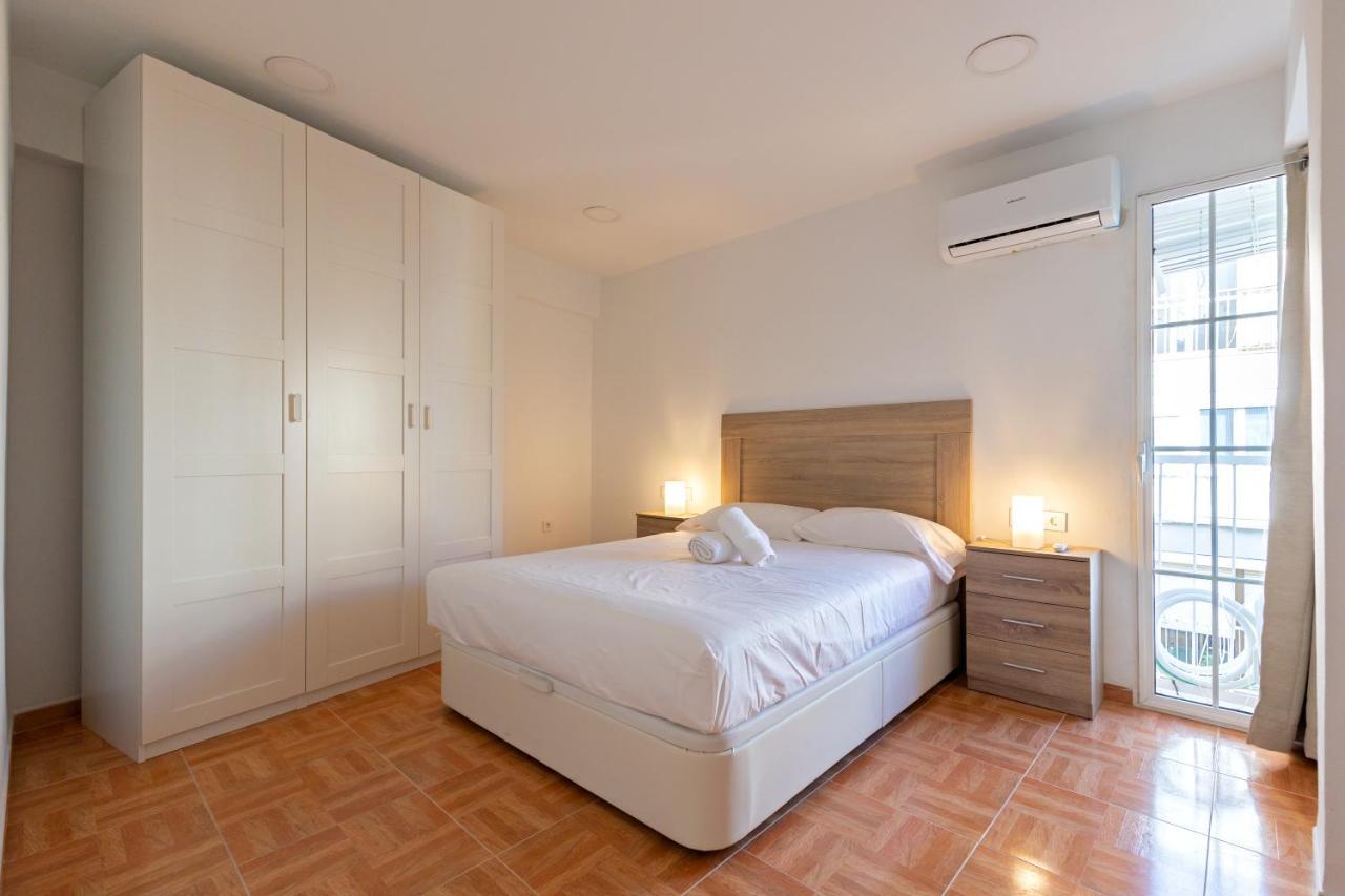 Charming 2 Bedroom Apartment At Triana Center By Oui Sevilla Kültér fotó