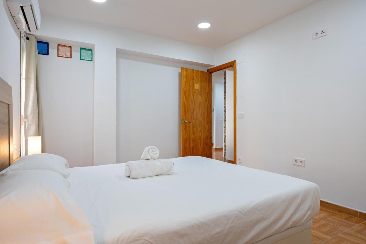 Charming 2 Bedroom Apartment At Triana Center By Oui Sevilla Kültér fotó