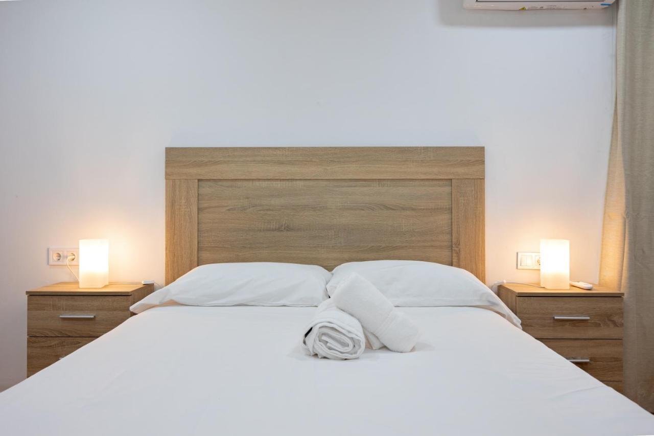 Charming 2 Bedroom Apartment At Triana Center By Oui Sevilla Kültér fotó