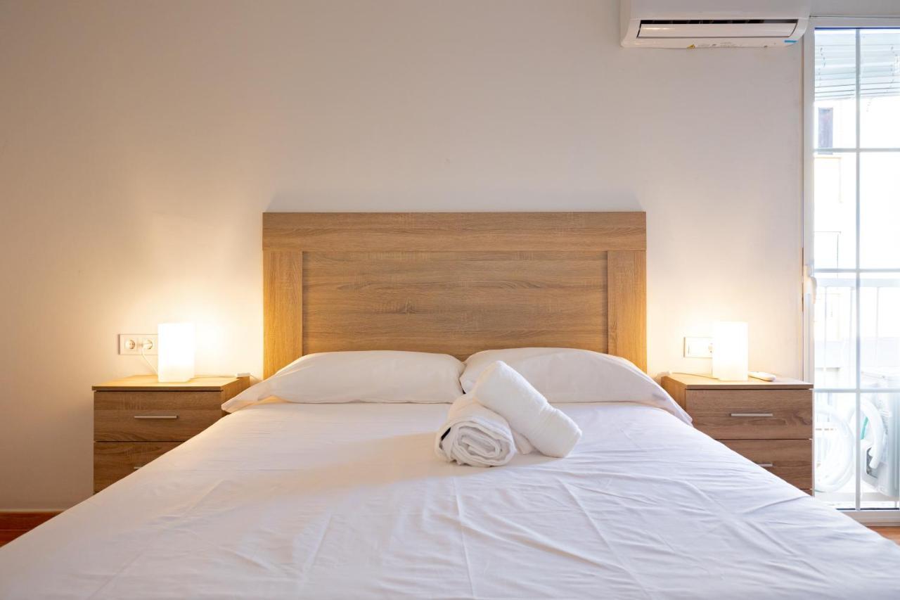 Charming 2 Bedroom Apartment At Triana Center By Oui Sevilla Kültér fotó