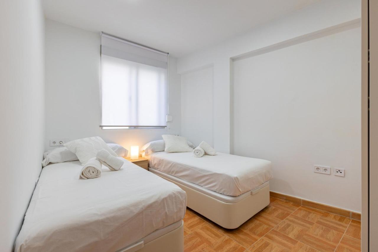 Charming 2 Bedroom Apartment At Triana Center By Oui Sevilla Kültér fotó