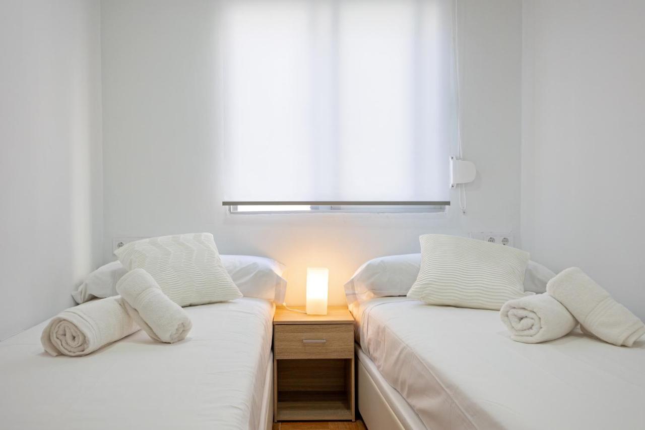 Charming 2 Bedroom Apartment At Triana Center By Oui Sevilla Kültér fotó